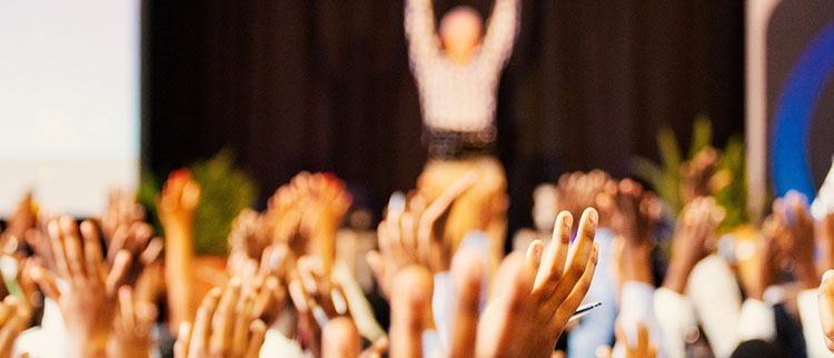 Técnicas de animación para interactuar con el público en eventos corporativos