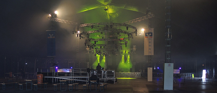 Detrás del Escenario: El Trabajo del Equipo Técnico en Eventos